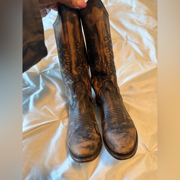 Freebird rustl cowboy distressed boot size 8 EUC - Picture 6 of 11